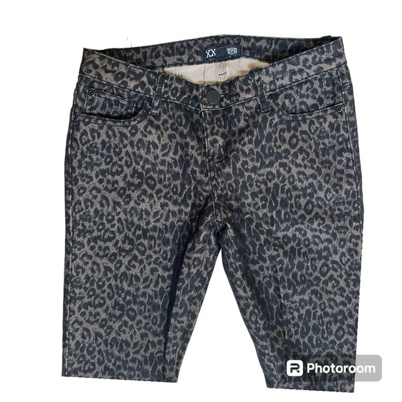Forever 21 premium denim animal print skinny jeans size 24 - Picture 2 of 5